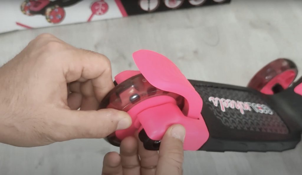 Cool Wheels Twist 3 Tekerlekli Scooter arka tekerlek